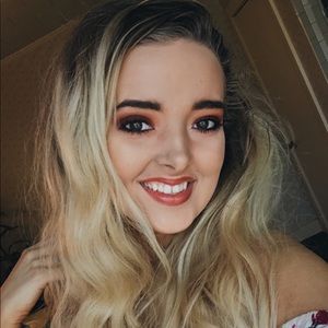 Meet your Posher, Brooke